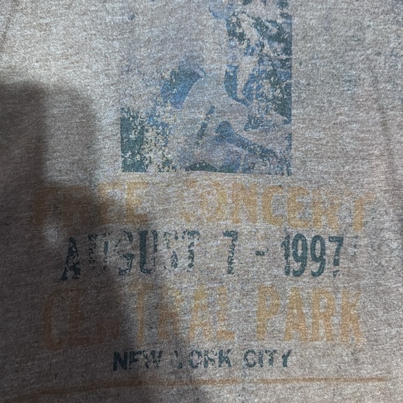 Garth Brooks Graphic T-Shirt - Picture 3 of 5